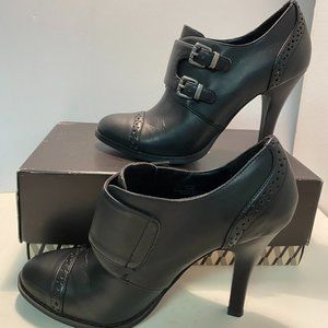 Victor Alfaro Knox Womens Black Buckle Heels
